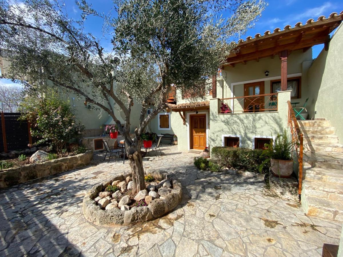 Pegasus House Hotel Corinto Esterno foto