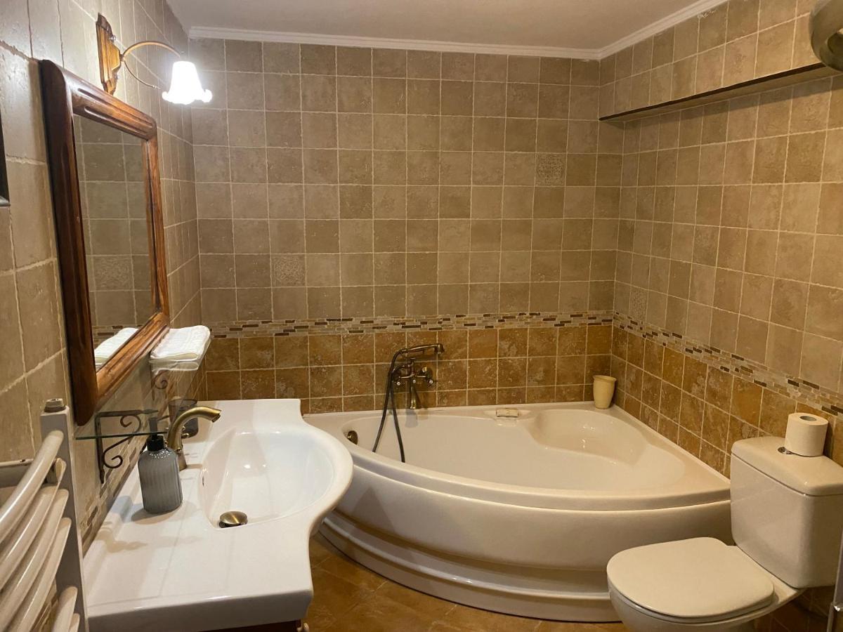 Pegasus House Hotel Corinto Esterno foto
