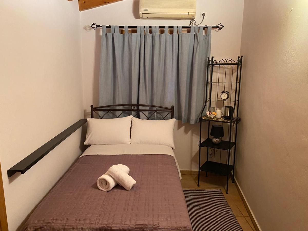 Pegasus House Hotel Corinto Esterno foto
