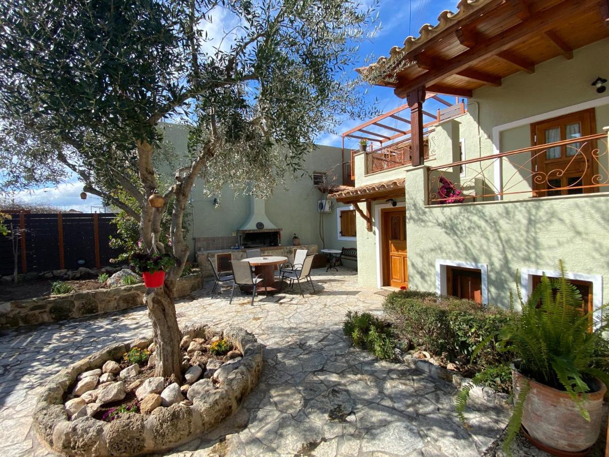 Pegasus House Hotel Corinto Esterno foto
